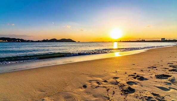 海岸の日の出 海岸の日の出の写真
