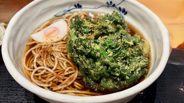 春菊天の温かいお蕎麦 春菊天,春菊,温かいの写真素材