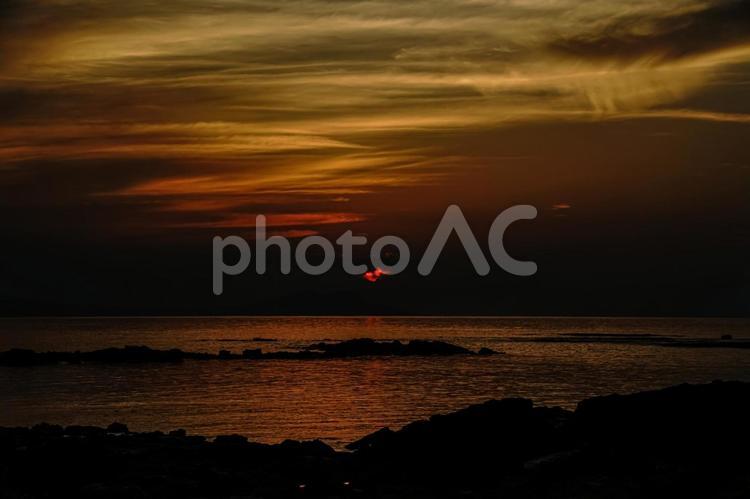 ＜五島の風景＞夜明けの海のリフレクション 海,海岸,サンセットの写真素材