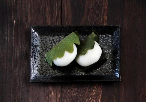 柏餅の和菓子 柏餅の和菓子 和菓子,柏餅,餅菓子の写真素材