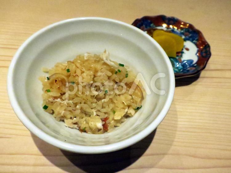 炊き込みご飯とお漬物 ご飯,漬物,土鍋ご飯の写真素材