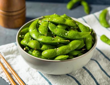 ボウルに山盛り　枝豆の写真