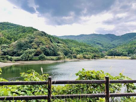 呉ダム湖　秋の公園 秋,呉ダム渓流公園,公園の写真素材