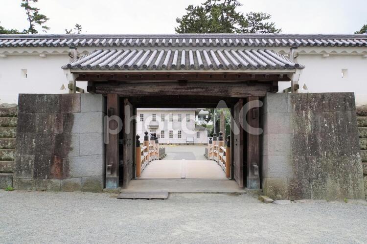 小田原城の城門 城門,小田原城,瓦屋根の写真素材