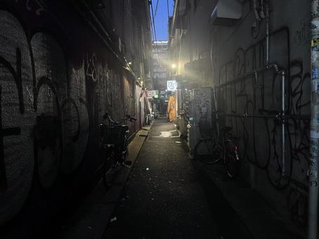 裏なんば周辺 治安,落書き,ストリートアートの写真素材