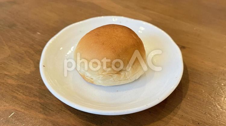 薄皮のあんぱん（ヨコ） あんぱん,薄皮,パンの写真素材