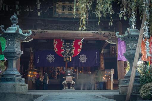 京都、紫雲山頂法寺六角堂の本堂 京都,建物,風景の写真素材