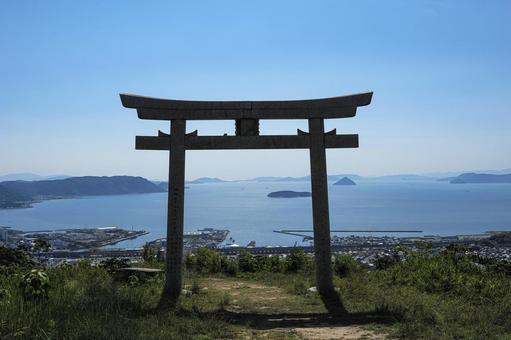 天空の鳥居(倉敷市児島) 天空の鳥居(倉敷市児島)の写真