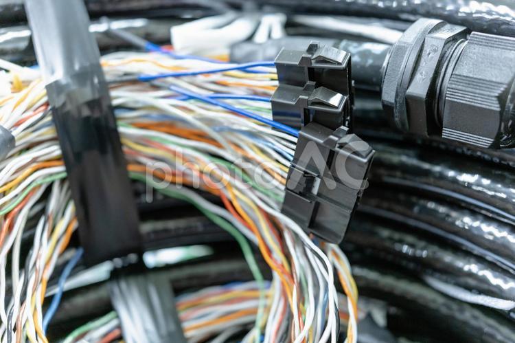 機械の配線に使用される電線 電線,電線加工,ケーブルハーネスの写真素材