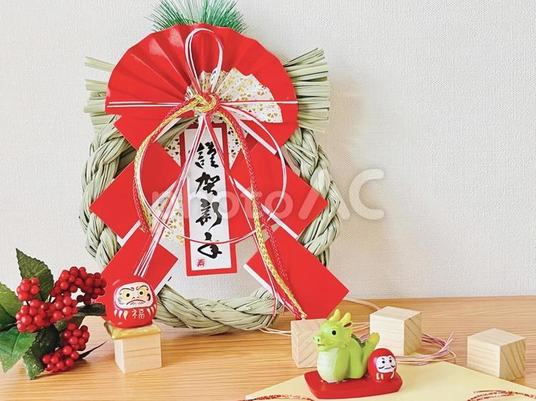 お正月飾り しめ縄,謹賀新年,しめ飾りの写真素材