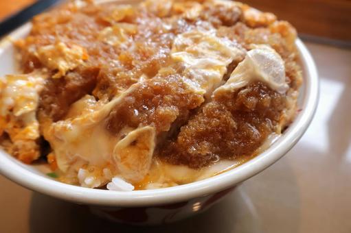 美味しそうなカツ丼 アップ 美味しそうなカツ丼 アップの写真