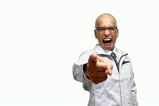 人差し指を向けてパワハラするメガネの男性 人差し指を向けてパワハラするメガネの男性 作業着,作業服,作業員の写真素材