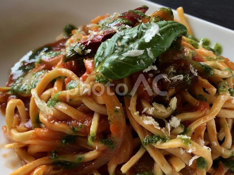 生パスタ　トマトソース 生パスタ,グルメ,トマトソースの写真素材