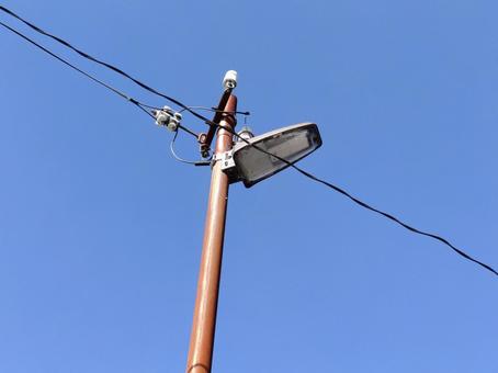 晴れの昼間の街灯 街灯,電灯,照明の写真素材