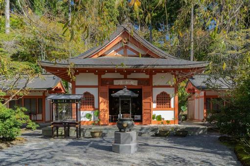 京都 大原三千院 金色不動堂 京都 大原三千院 金色不動堂 三千院,門跡寺院,大原の写真素材