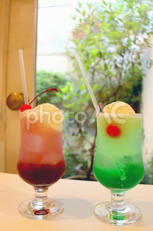 グレープソーダとメロンソーダ メロンソーダ,クリームソーダ,メロンクリームソーダの写真素材