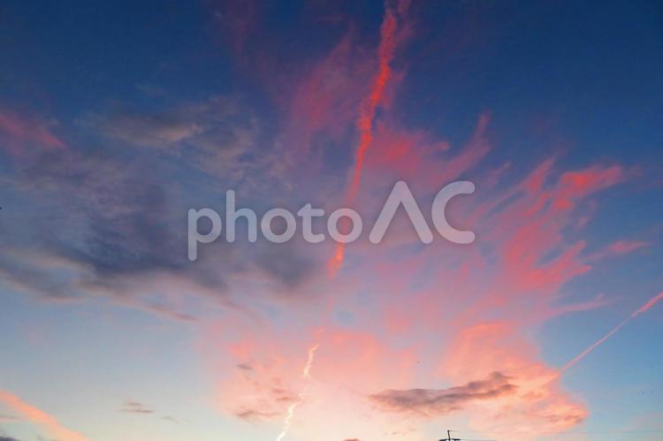 ９月下旬の野田池からの夕焼け 背景,夕焼け,たそがれの写真素材