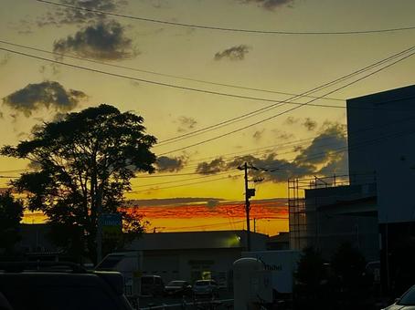 夏日の夕暮れは濃い 夏日の夕暮れは濃い 夕暮れ,夕焼け,夕日の写真素材