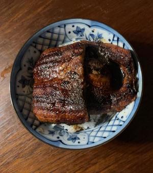 あきたこまちご飯にうなぎの蒲焼の茶碗飯 あきたこまちご飯にうなぎの蒲焼の茶碗飯の写真