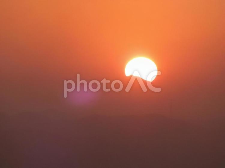 夕焼け空 山,夕日,夕焼けの写真素材