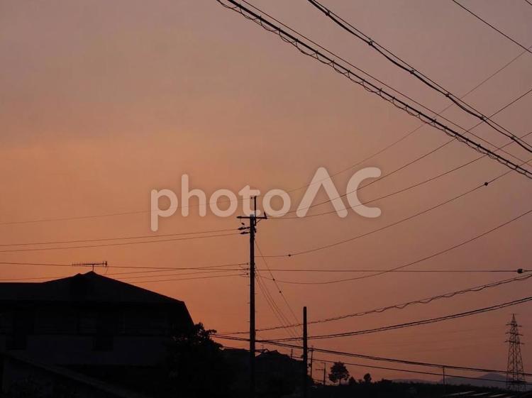 夕暮れどき シルエット,夕暮れ,夕方の写真素材