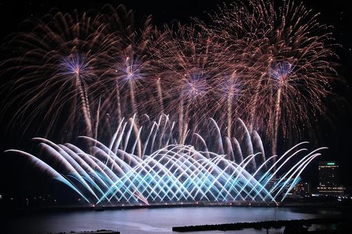晩夏の熱海海上花火大会 15 晩夏の熱海海上花火大会 15の写真