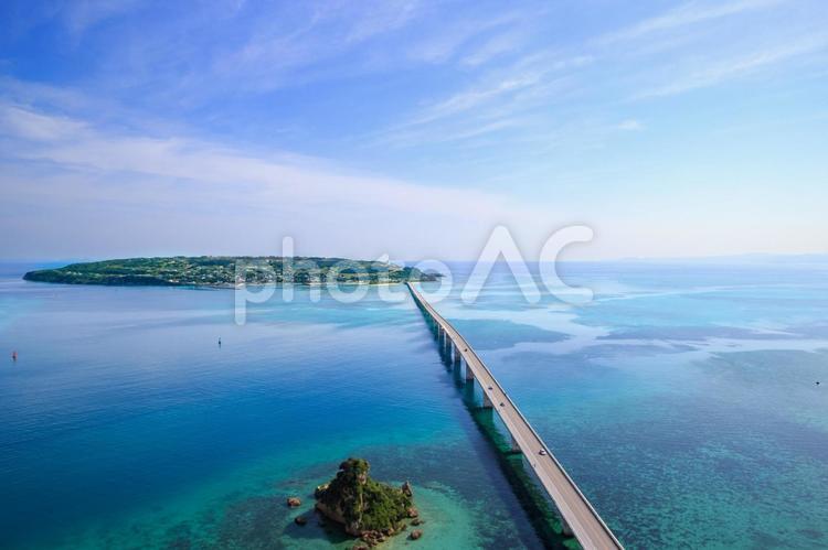 沖縄　古宇利島空撮 島,沖縄,空撮の写真素材