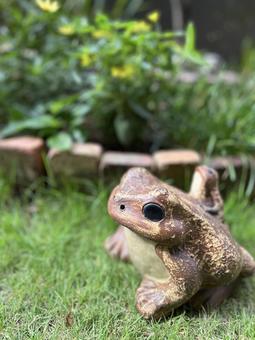 無事カエルのガーデンオブジェ 無事カエルのガーデンオブジェ カエル,置き物,オブジェの写真素材