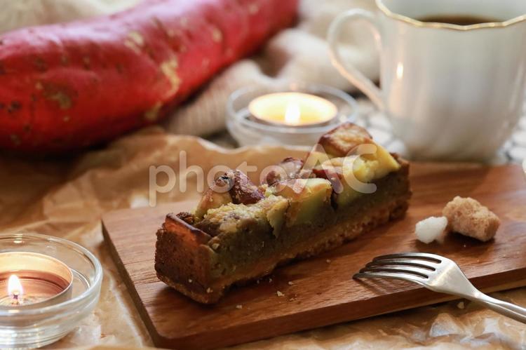 秋のケーキ ケーキ,焼き菓子,サツマイモの写真素材