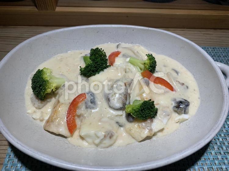 牡蠣と鯛のミルク煮 ミルク煮,煮込み料理,煮込みの写真素材