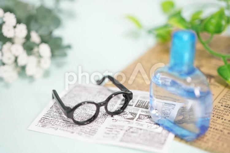 目薬と眼鏡 目薬,眼鏡,疲れ目の写真素材