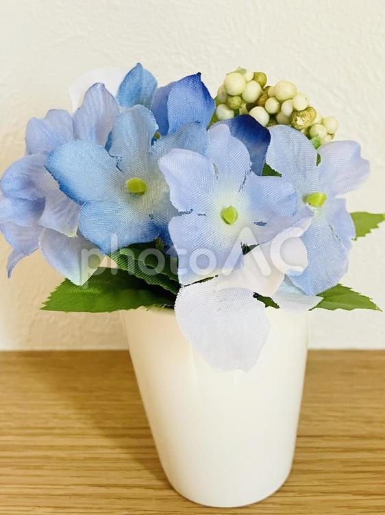 紫陽花の置物（縦） 紫陽花,置物,飾りの写真素材