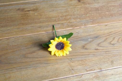一輪のひまわり 背景テーブル 一輪のひまわり 背景テーブル 向日葵,ひまわり,花の写真素材