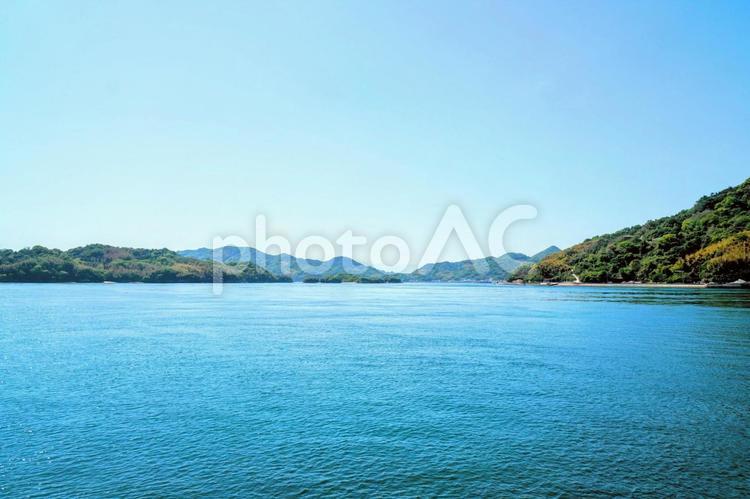 瀬戸内の見近島から見る鵜島と能島 瀬戸内海,しまなみ海道,海の写真素材