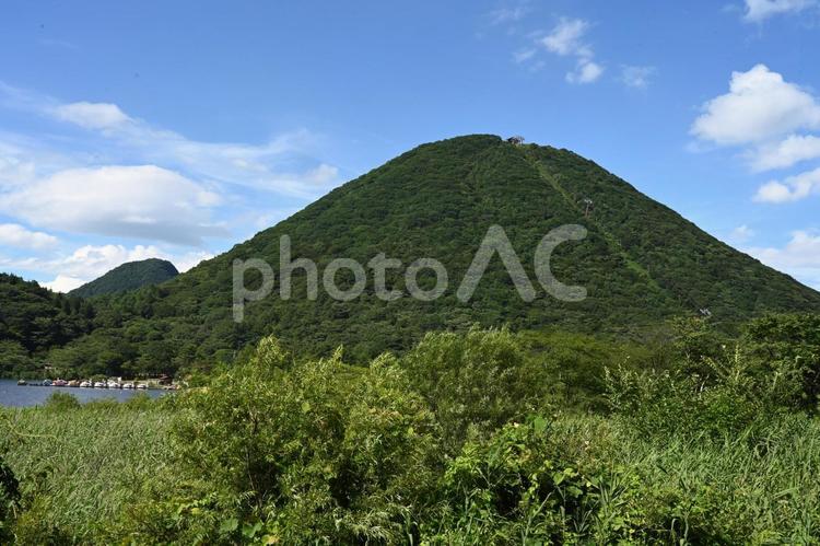 榛名富士とロープウェイ 風景,榛名富士,雲の写真素材
