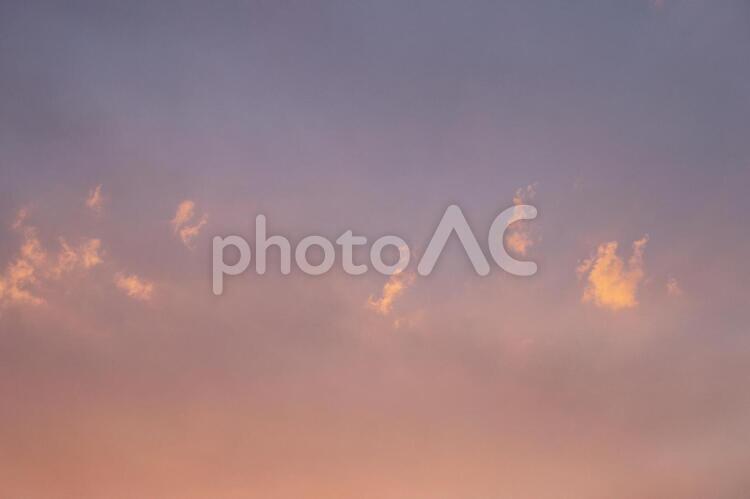 夕暮れの空 日暮れ,太陽,空の写真素材