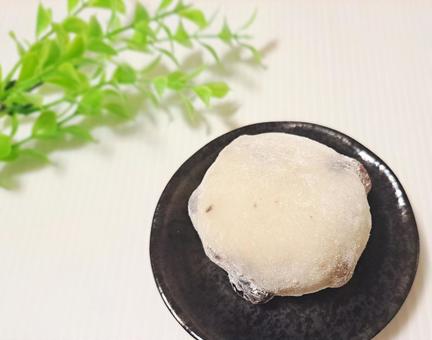 Tanba black beans Bean Daifuku 01, JPG