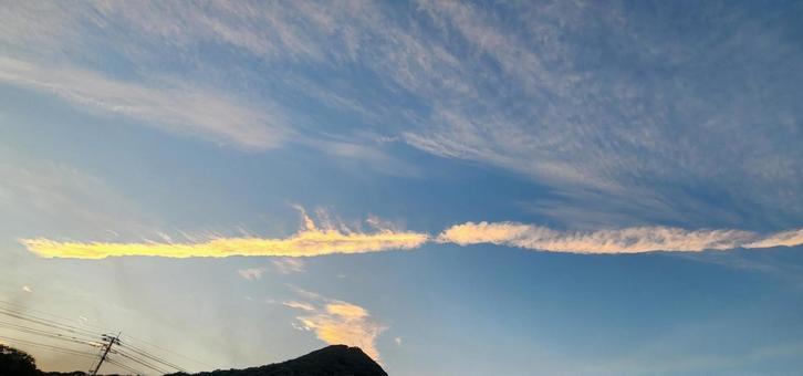 横長な雲と 空,曇,自然の写真素材