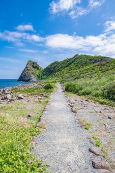 糸島黒磯海岸の小径 自然,風景,空の写真素材