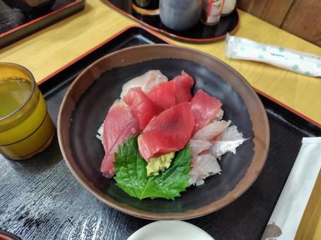 丼ぶりご飯 丼ぶりご飯 丼ぶり,ご飯,外食の写真素材