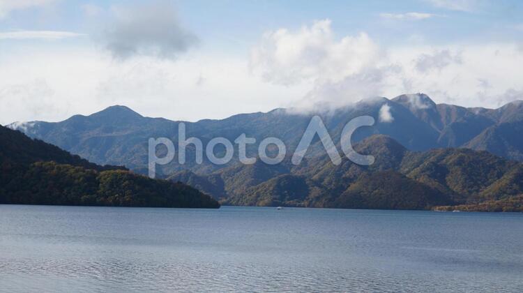 山と湖 山,湖,中禅寺湖の写真素材
