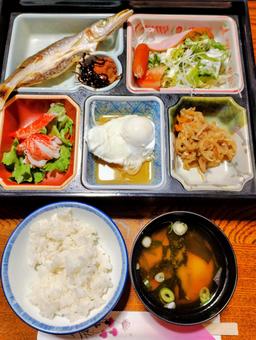 宿の朝食 宿の朝食 旅館,朝ごはん,食事の写真素材