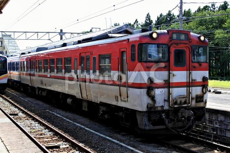 キハ47形普通列車停車 キハ47,国鉄型,ディーゼルカーの写真素材
