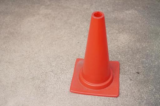 赤い三角コーン カラーコーン,規制,立ち入り禁止の写真素材