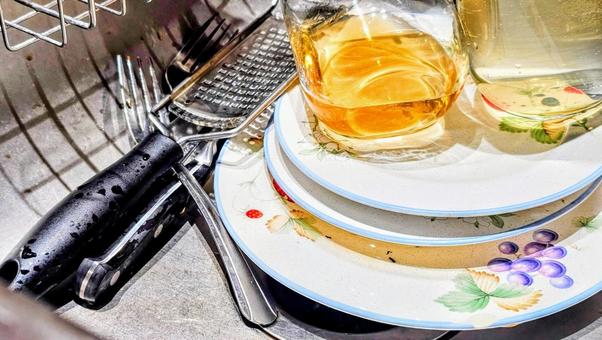 キッチンの洗い物 キッチンの洗い物 食器,洗い物,食器洗いの写真素材