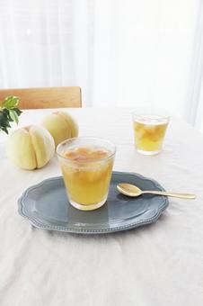 夏のおやつ 夏のおやつ 桃,ゼリー,桃ゼリーの写真素材