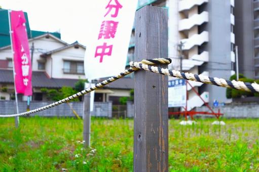 分譲地のノボリとロープ 分譲地のノボリとロープ 空地,分譲地,杭の写真素材