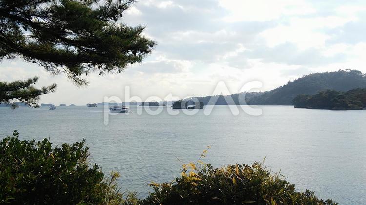 宮城県-松島と遊覧船 松島,日本三景,海の写真素材