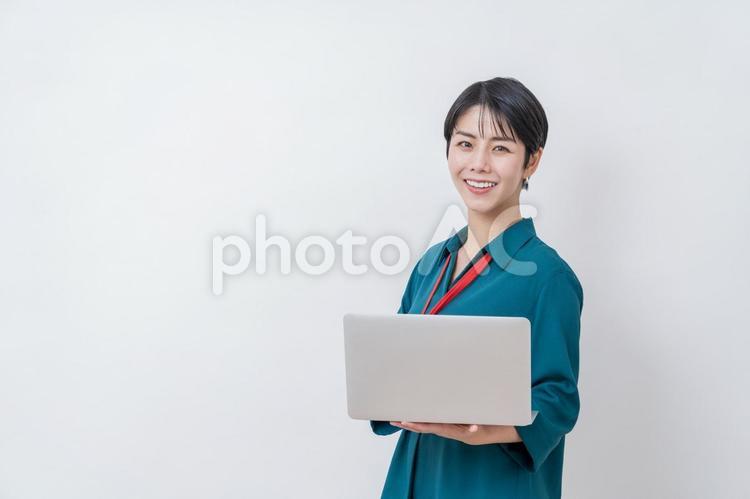 パソコンを操作するビジネスウーマン。 ビジネス,パソコン,女性の写真素材