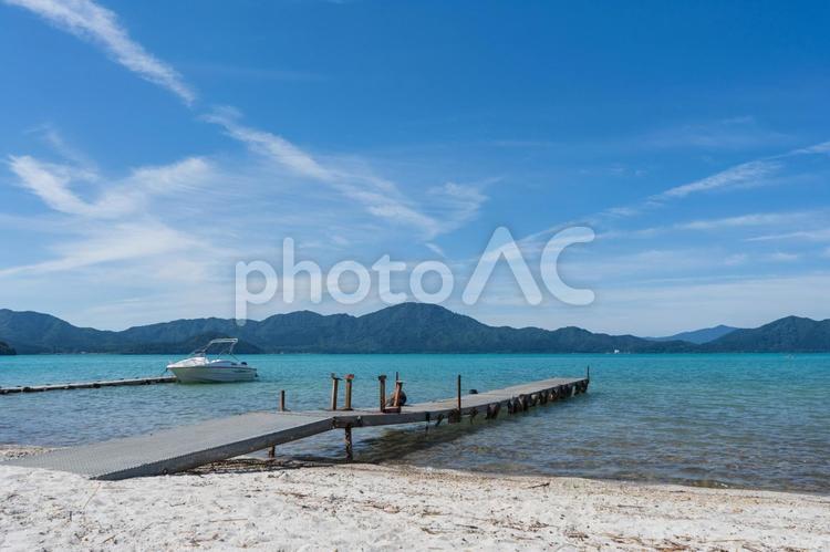 初秋の田沢湖とボート乗り場の風景１ 田沢湖,ボート乗り場,ボートの写真素材